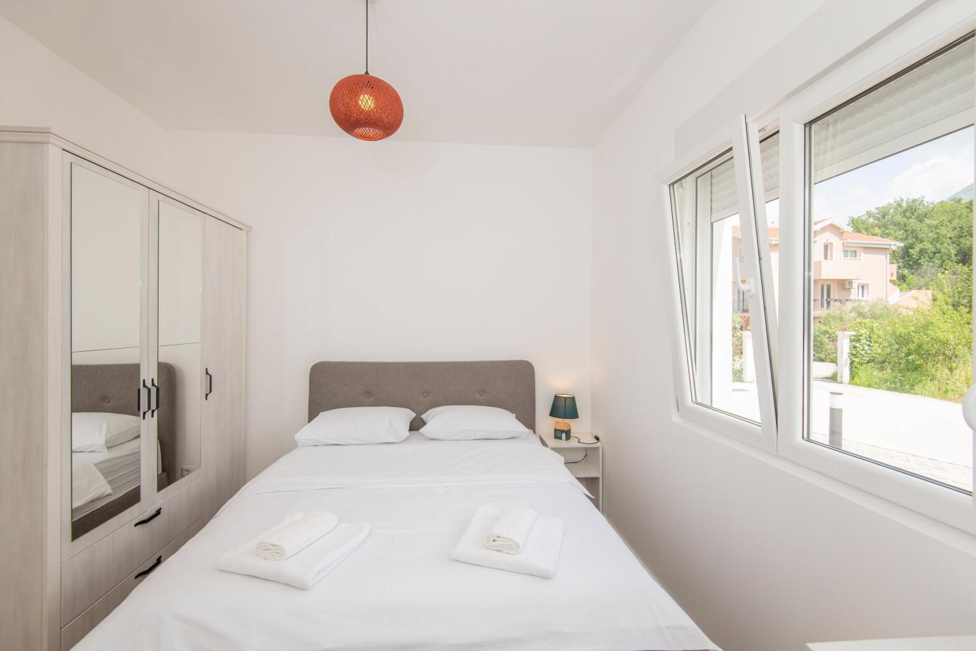 Al Mare Apartments Котор Екстериор снимка