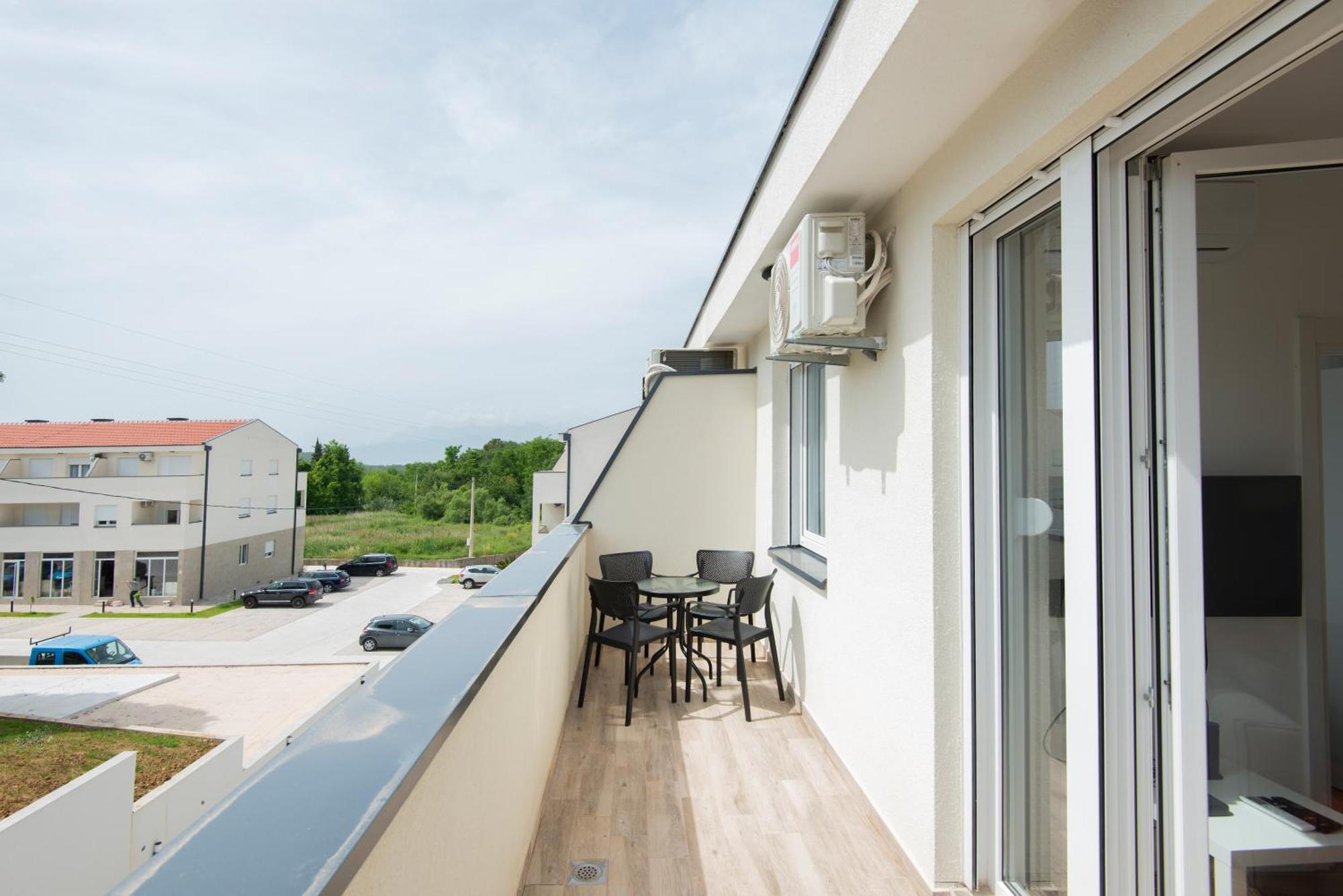 Al Mare Apartments Котор Екстериор снимка