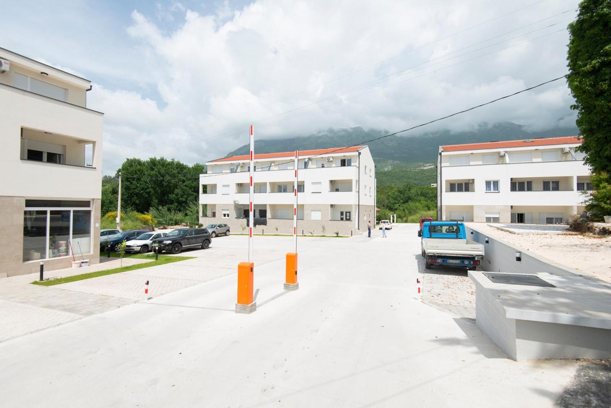 Al Mare Apartments Котор Екстериор снимка